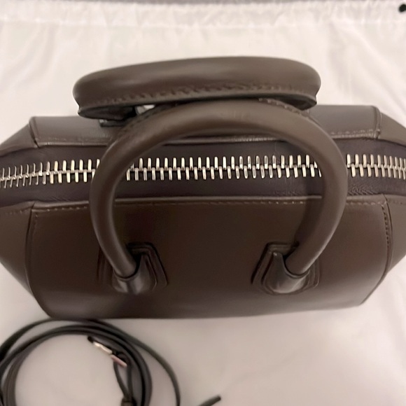 Authentic Givenchy Antigona Mini Bag Heather Grey - Picture 5 of 9